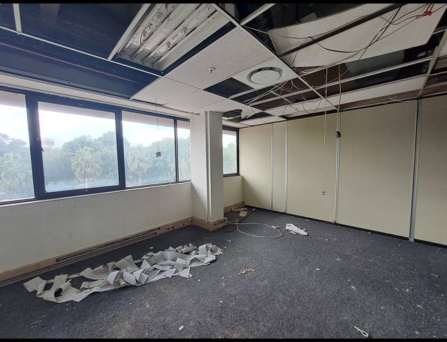 284M² OFFICE TO LET IN DUNKELD WEST